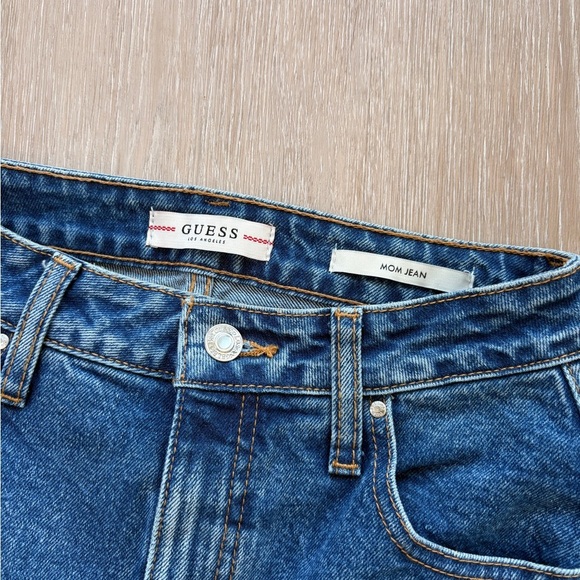 GUESS Mom Jeans 25 x 26’ blue denim womens - Picture 3 of 7